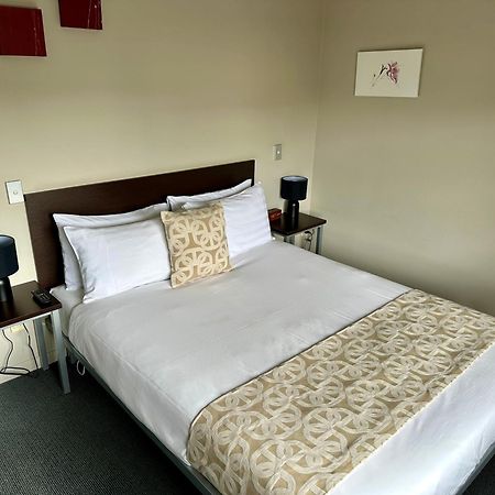 Arena Lodge Palmerston North Bagian luar foto